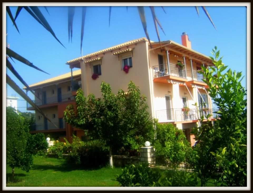 Αλκυονη Διαμερισματα Hotel ปาราเลีย วราชู ภายนอก รูปภาพ