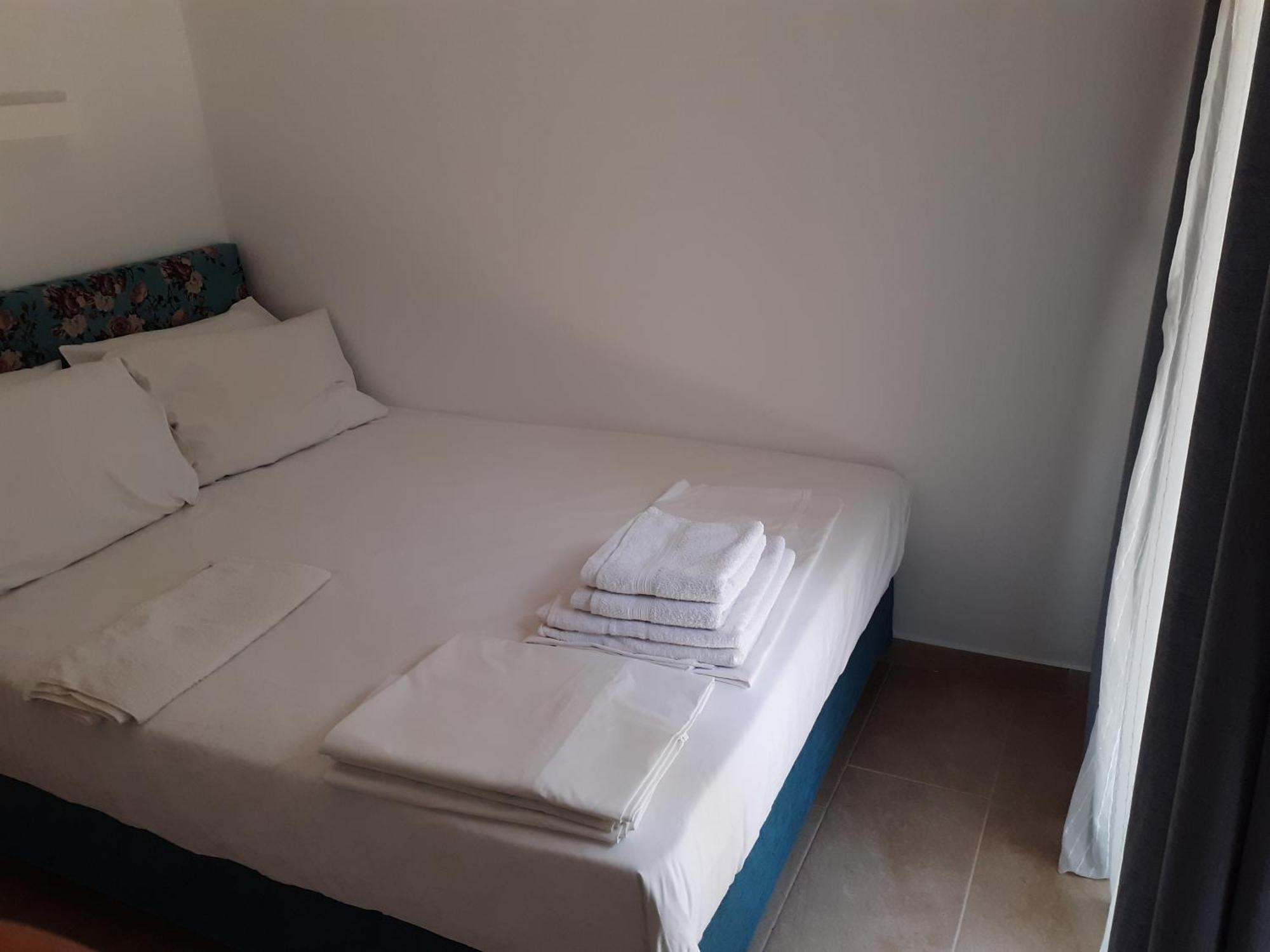 Αλκυονη Διαμερισματα Hotel ปาราเลีย วราชู ภายนอก รูปภาพ